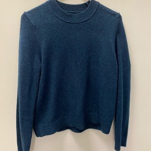 Banana Republic cropped blue sweater - medium
